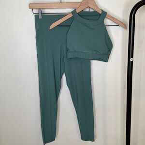 Onzie Ribbed Sports Bra and Legging Set